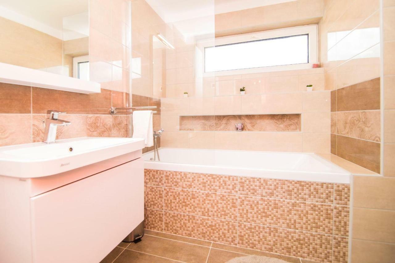 Oeskarszt Apartman Urkut Dış mekan fotoğraf